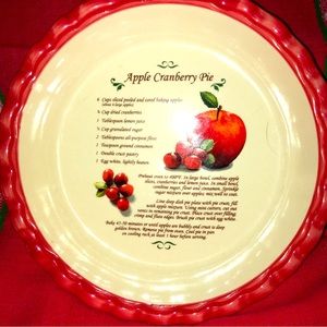 *SOLD* Vintage ceramic cranberry apple pie dish.